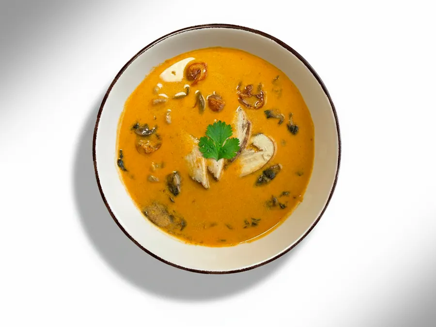 Суп "Том Ям" с курицей